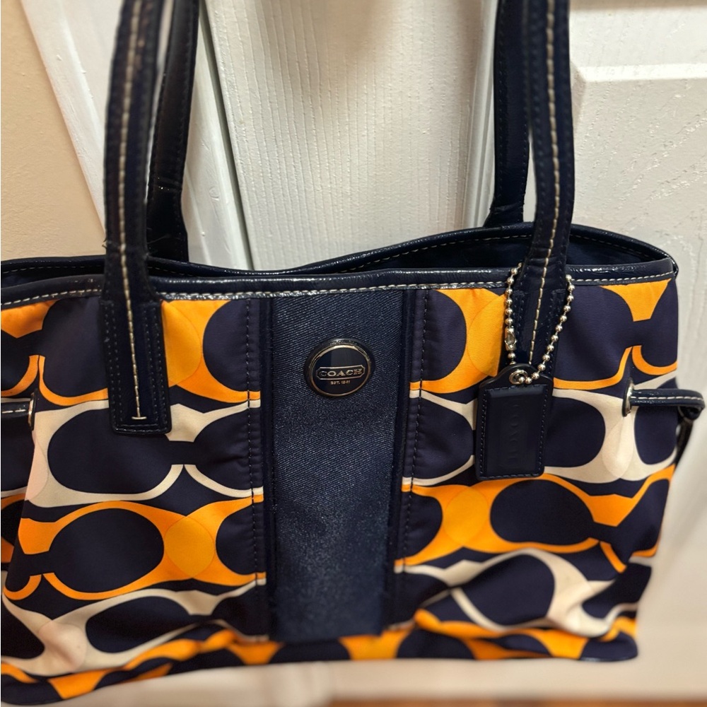 Coach E1326-F23902 Taylor Signature Op Art Navy & Orange Linear Carryall in GUC - Picture 16 of 16